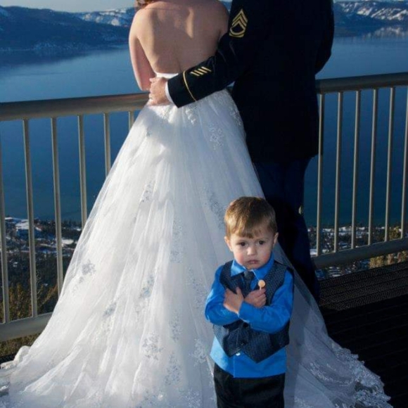 Alfred Angelo Wedding Dress - Picture 5 of 7